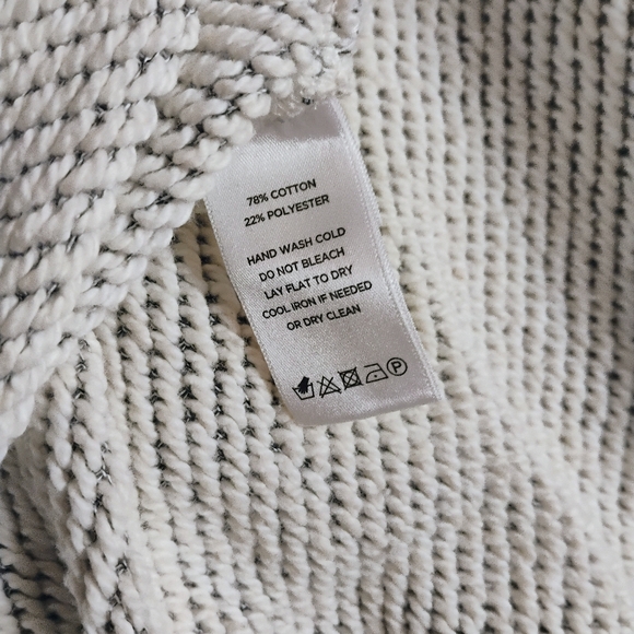 Lilla P Faux Layer Sweater Top - Picture 4 of 4